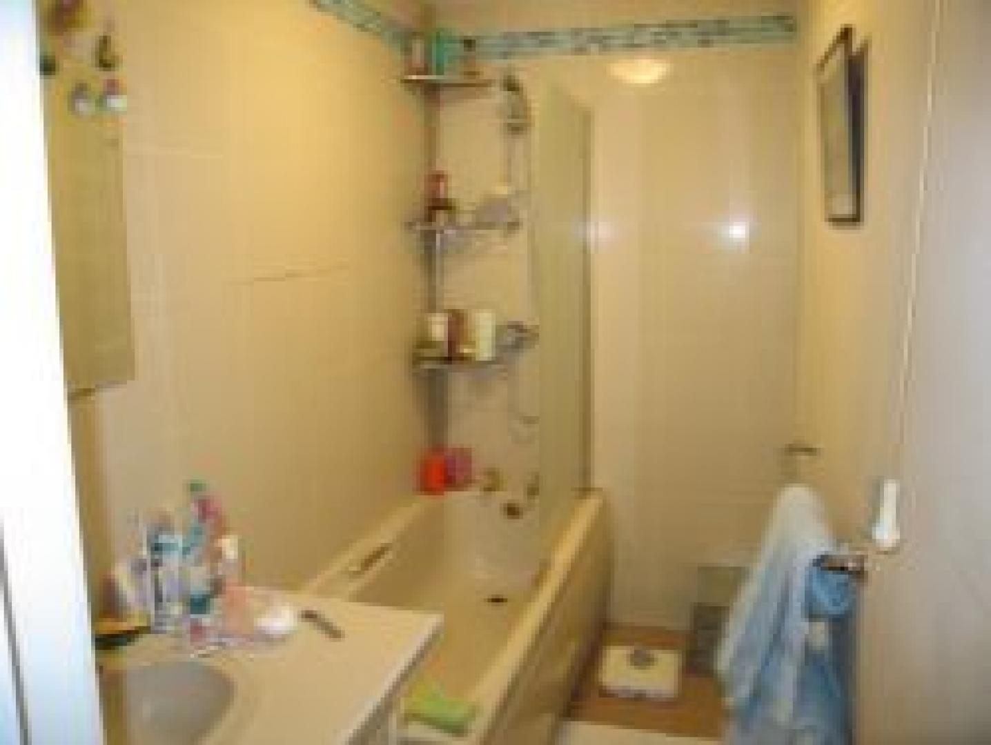 			2 Bedroom, 1 bath, 1 reception Flat			 Brondesbury Road, QUEENS PARK NW6